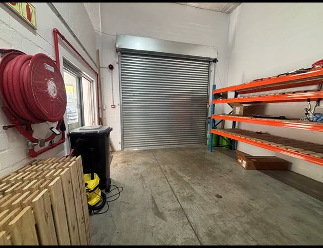 198M² WAREHOUSE TO LET IN FIRGROVE